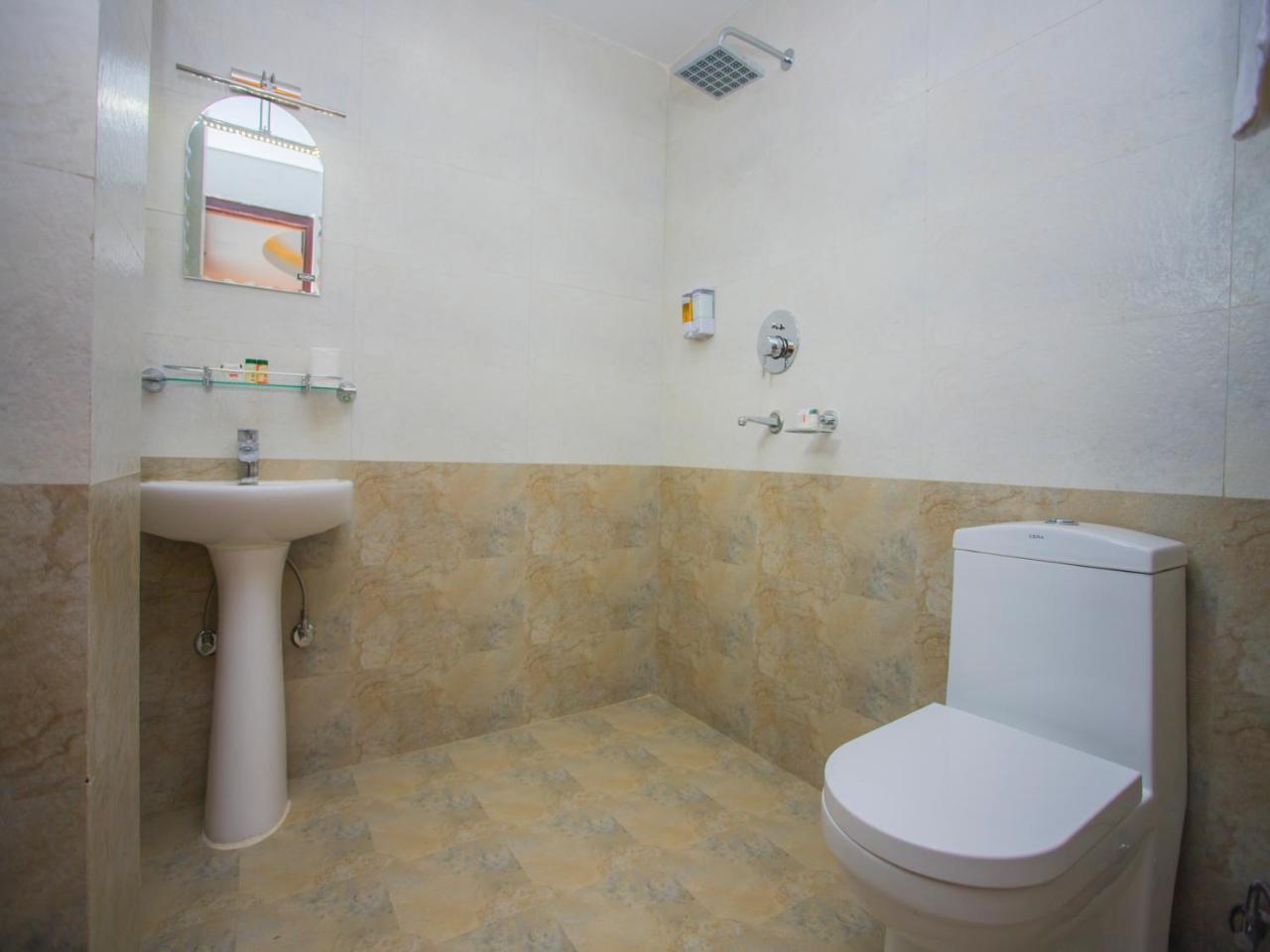 Hotel Lakeside Pvt. Ltd. بوكْرا المظهر الخارجي الصورة